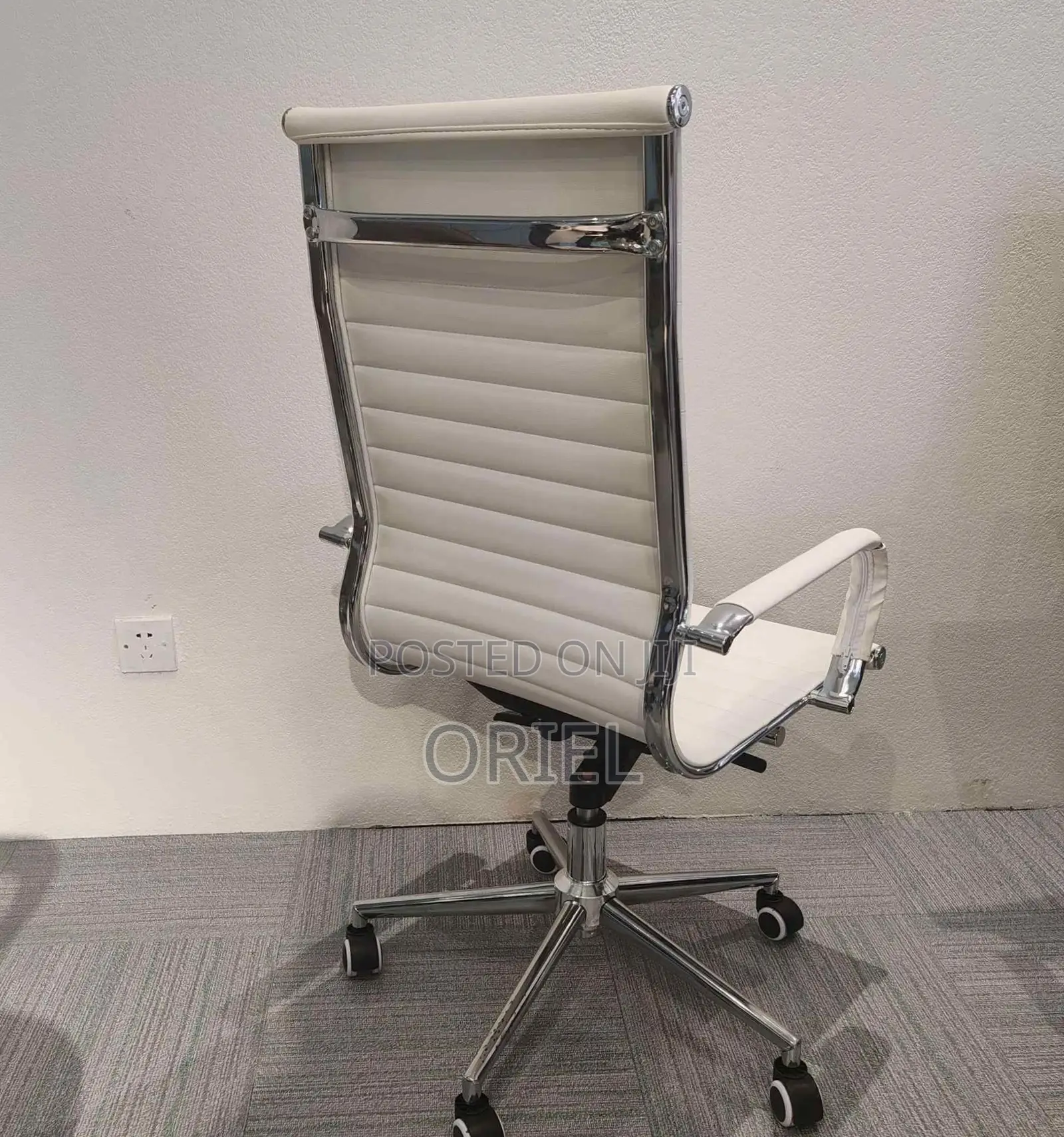 Office Chair : Leather Conference Chair