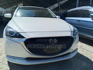 Mazda 2 2019 White