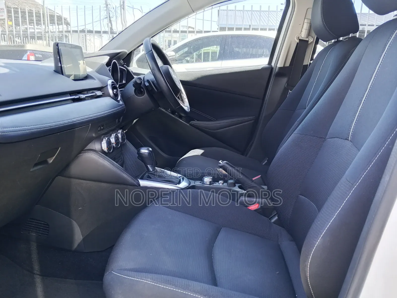 Mazda 2 2019 White