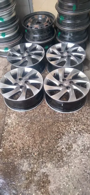Toyota Fielder ,Axio Size 15inch Rims