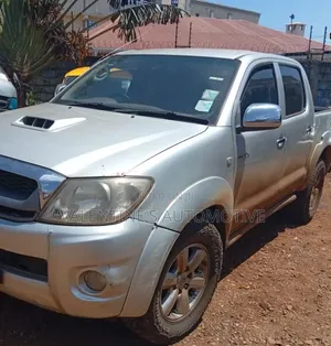 Toyota Hilux 2012 Silver