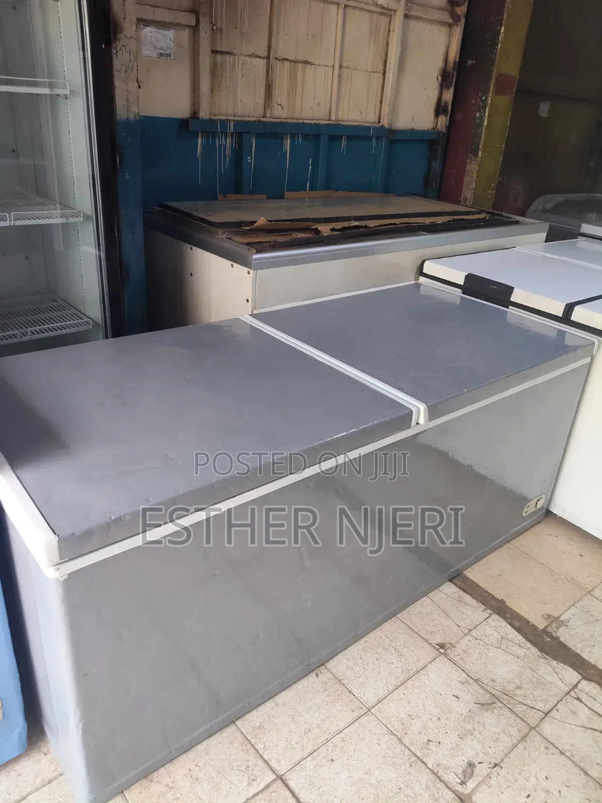 700litres Ramtoms Gray Deep Freezer Available