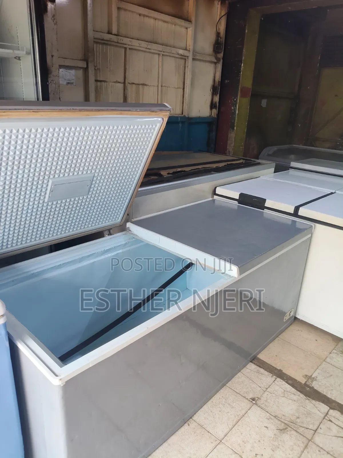 700litres Ramtoms Gray Deep Freezer Available