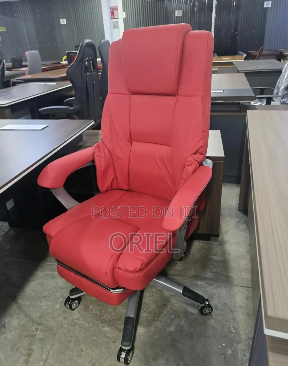 Offiec Chair : Executive Red Office Chair With Footrest