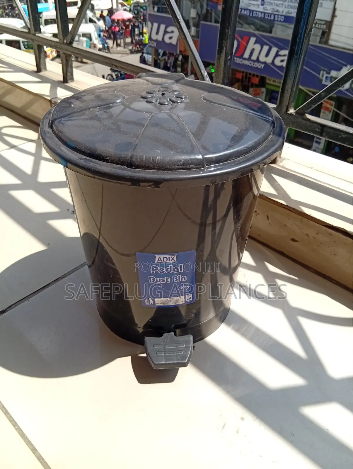 10-Litre Pedal Dustbin – Compact Hands-Free Kitchen Bathroom Bin