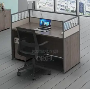 1-Way Office Workstation : Staff Working Desk
