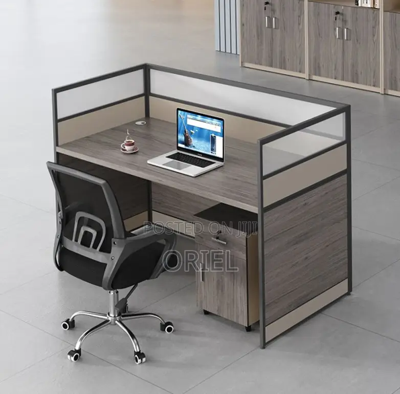 1-Way Office Workstation : Staff Working Desk