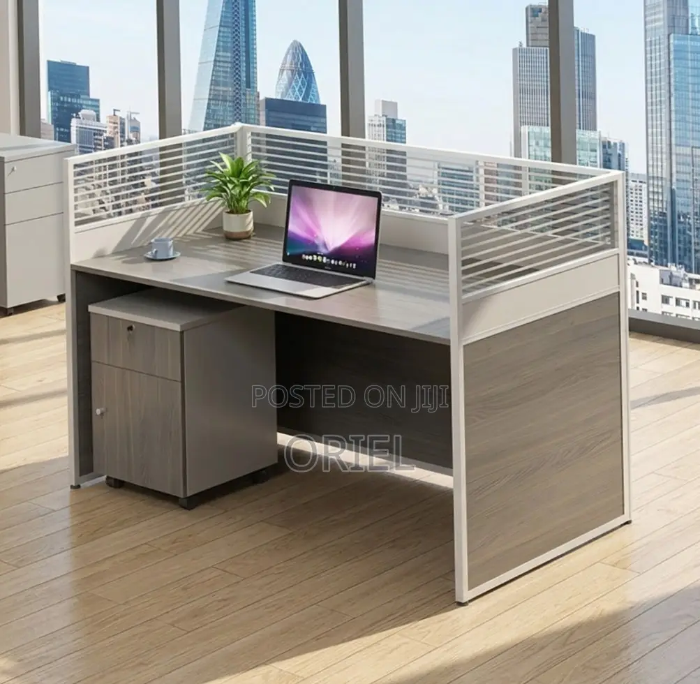 1-Way Office Workstation : Staff Working Desk