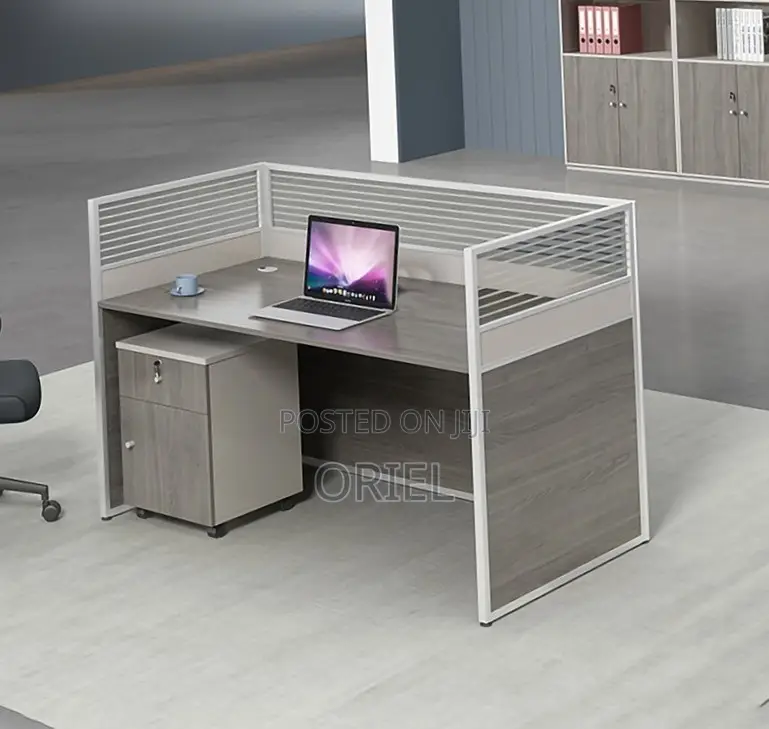 1-Way Office Workstation : Staff Working Desk