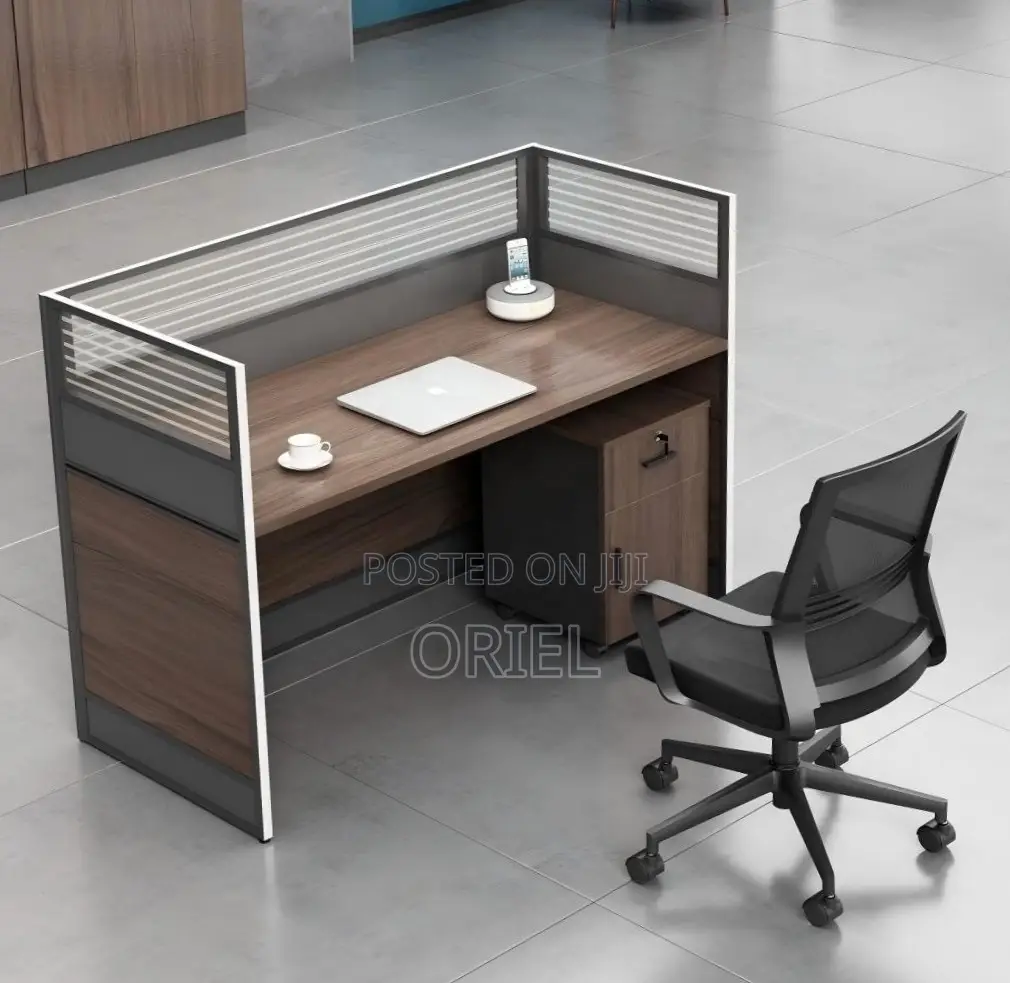 1-Way Office Workstation : Staff Working Desk