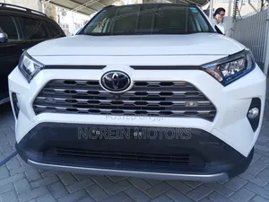 Toyota RAV4 2019 White