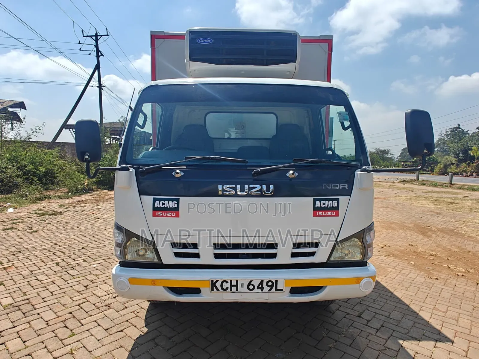 Isuzu NQR With Refrigerator 2009 White