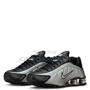 Nike. Shocks R4 “ Black Grey “ Pure Leather Sneakers