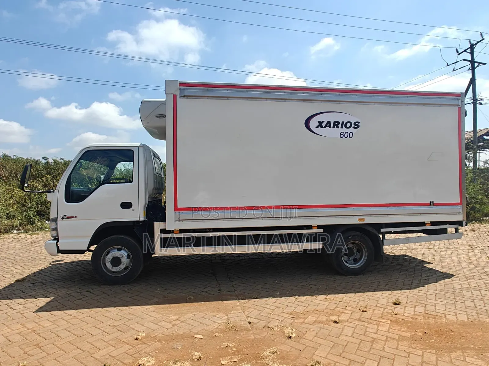 Isuzu NQR With Refrigerator 2009 White
