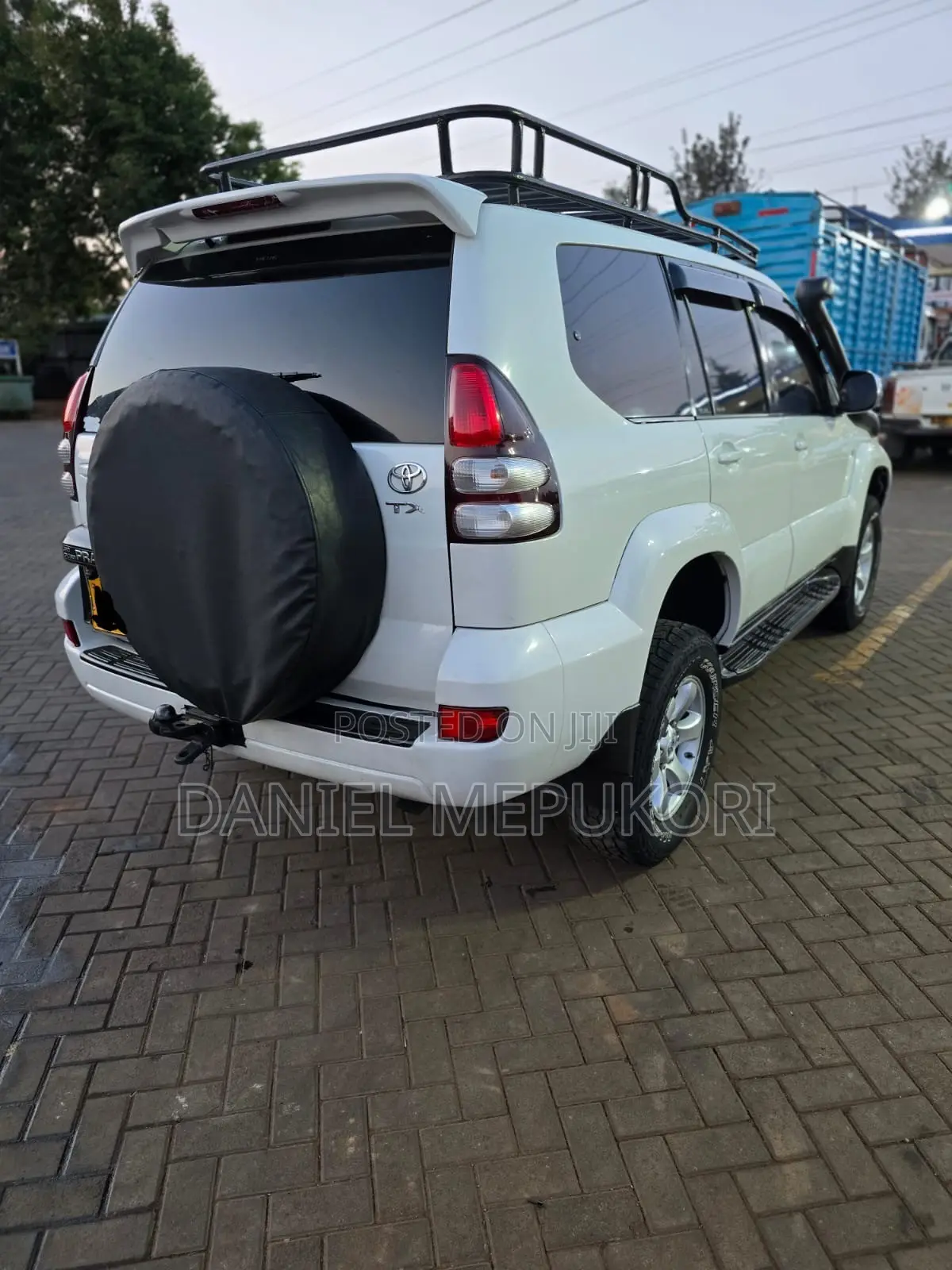 Toyota Land Cruiser Prado 2004 White