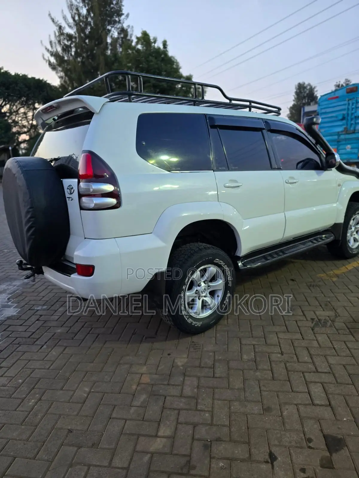 Toyota Land Cruiser Prado 2004 White
