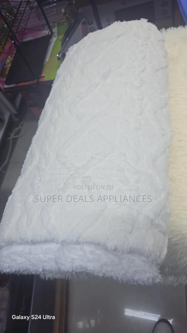 Plain and Double Sided Sharper Blanket - thumbnail 2
