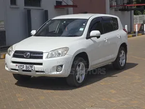 Toyota RAV4 2010 White