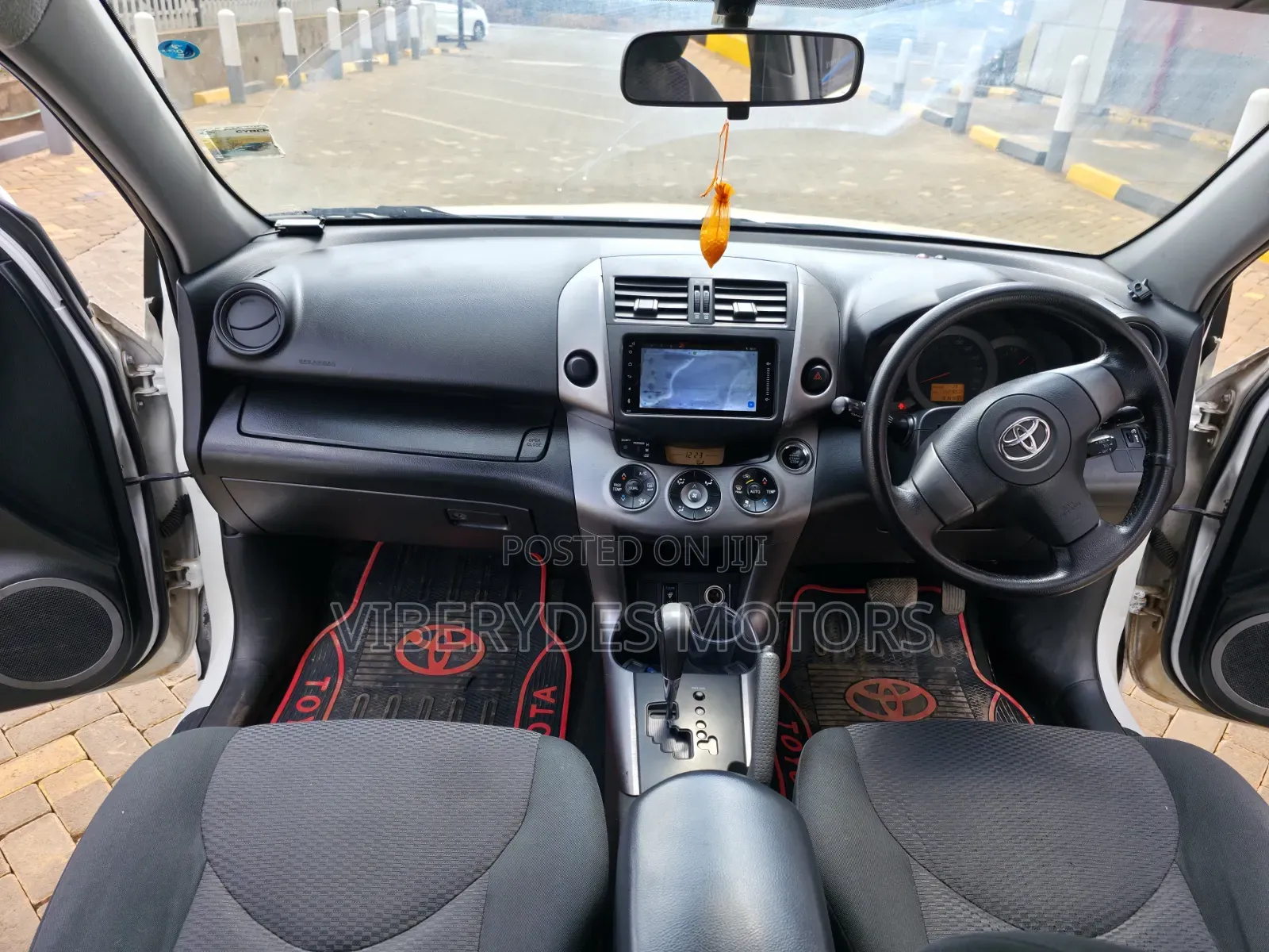 Toyota RAV4 2010 White