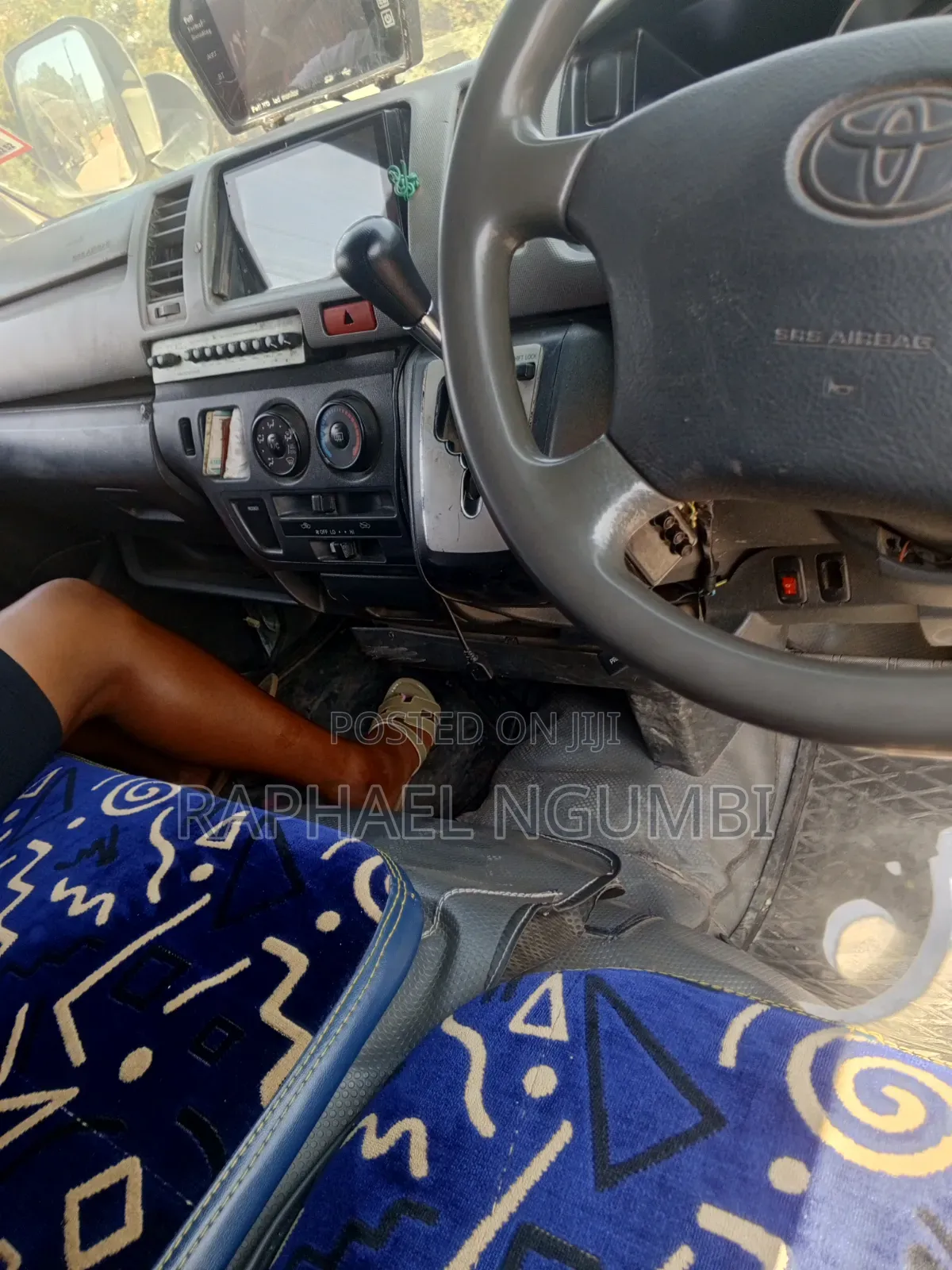 Toyota HiAce 2012 White