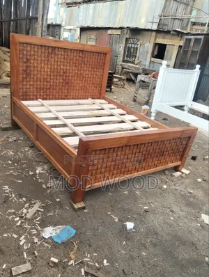 Heritage Carved Solid Wood 5ft*6ft Bed Frame