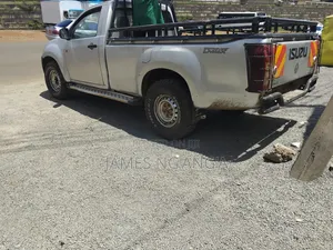 Isuzu D-MAX 2014 Silver