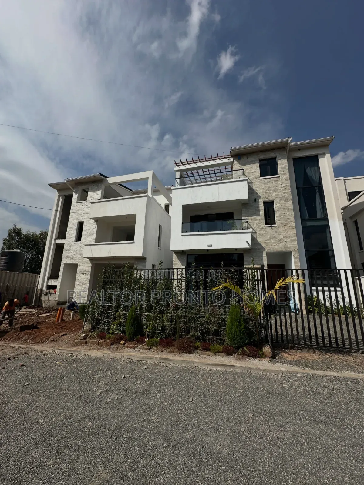 5bdrm Villa in Kerarapon for sale