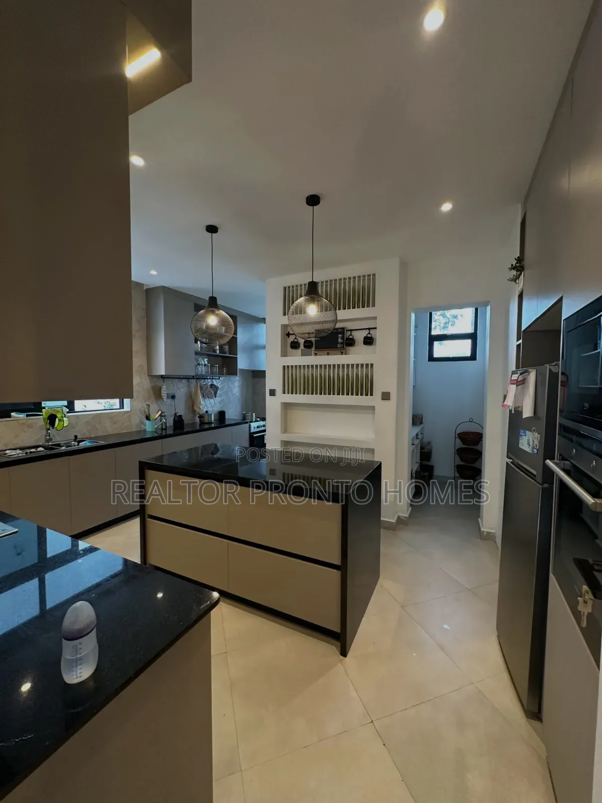 5bdrm Villa in Kerarapon for sale