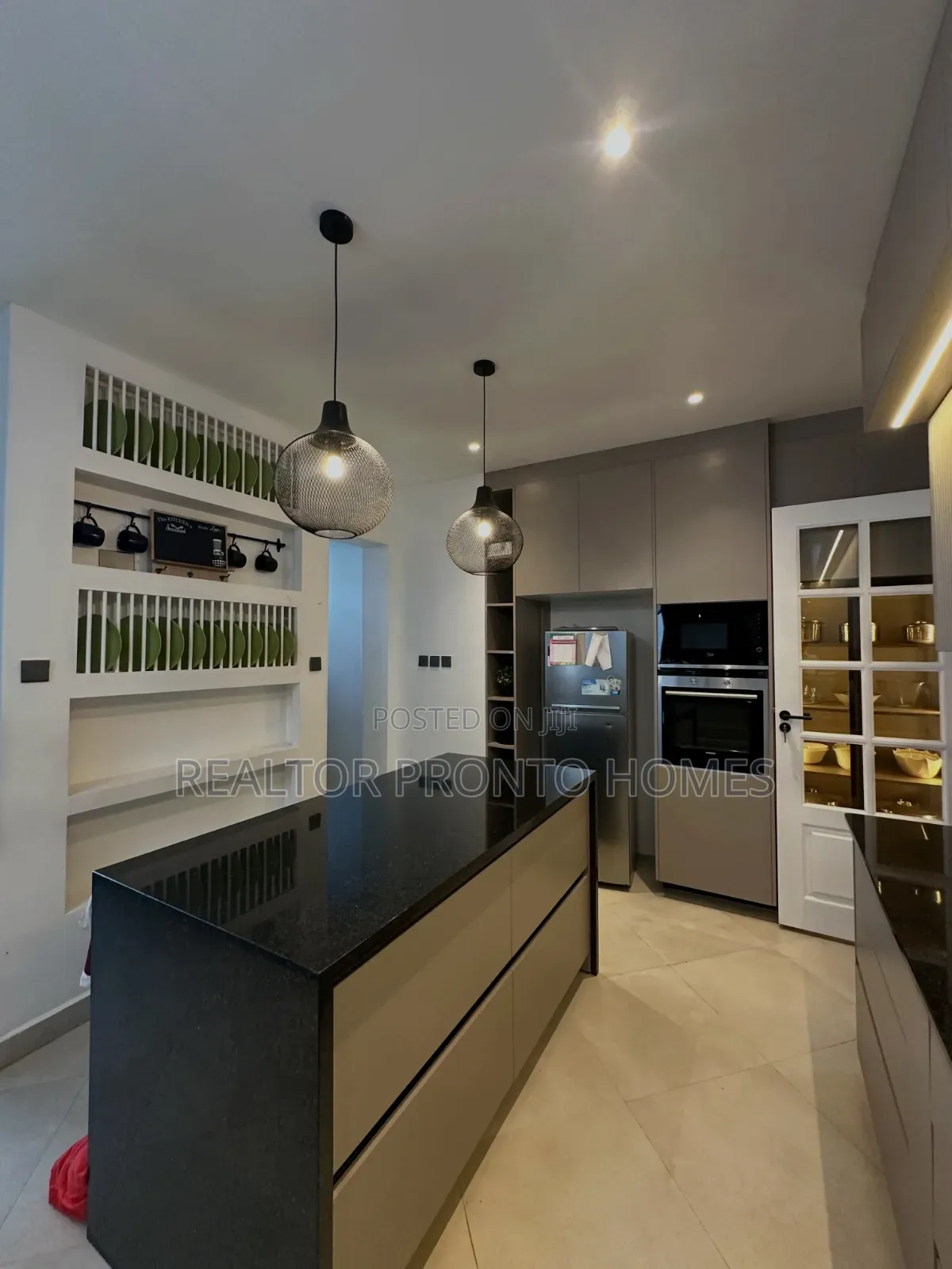 5bdrm Villa in Kerarapon for sale