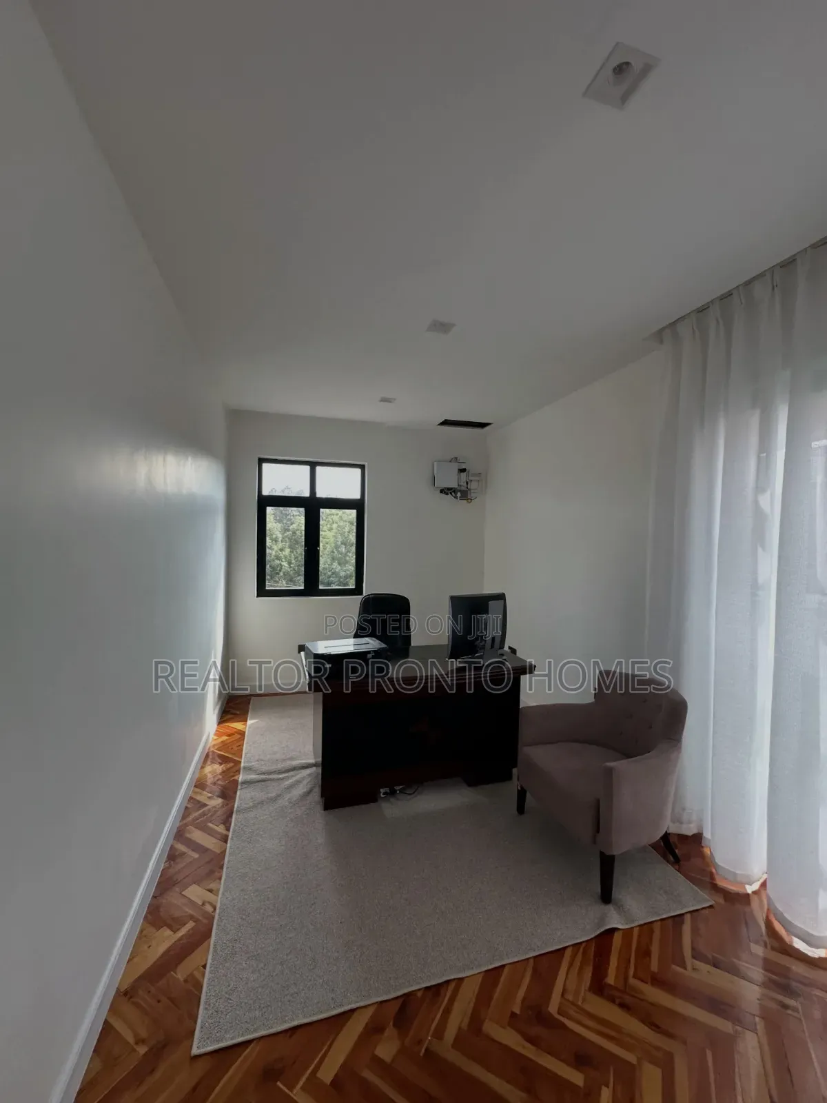 5bdrm Villa in Kerarapon for sale