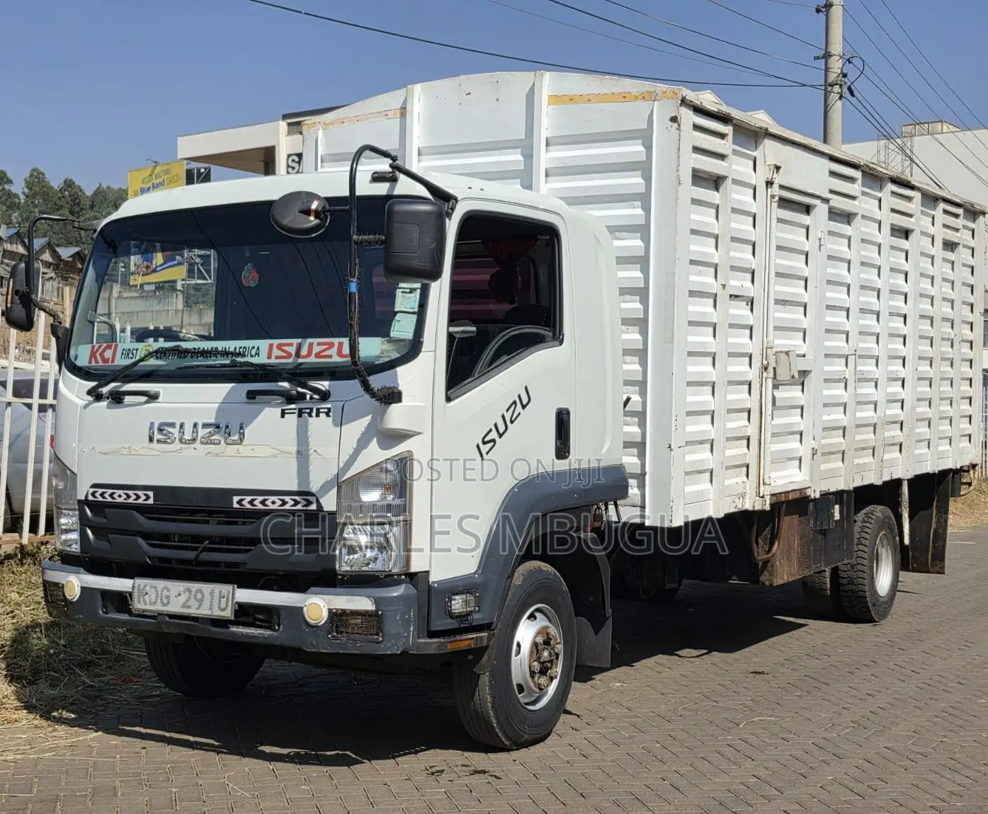 Isuzu FRR90 2021 White