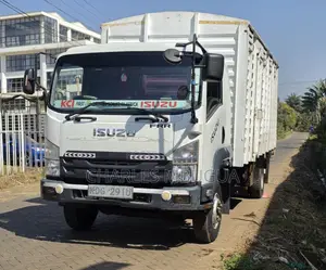Isuzu FRR90 2021 White