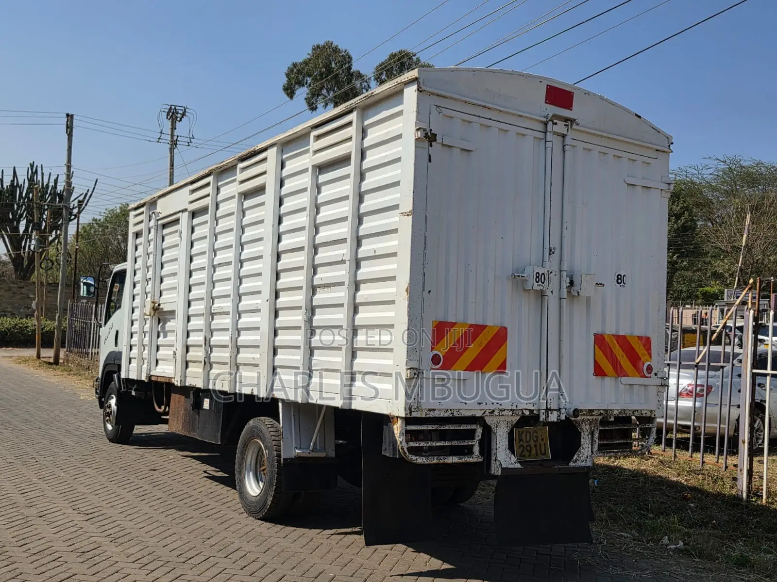 Isuzu FRR90 2021 White