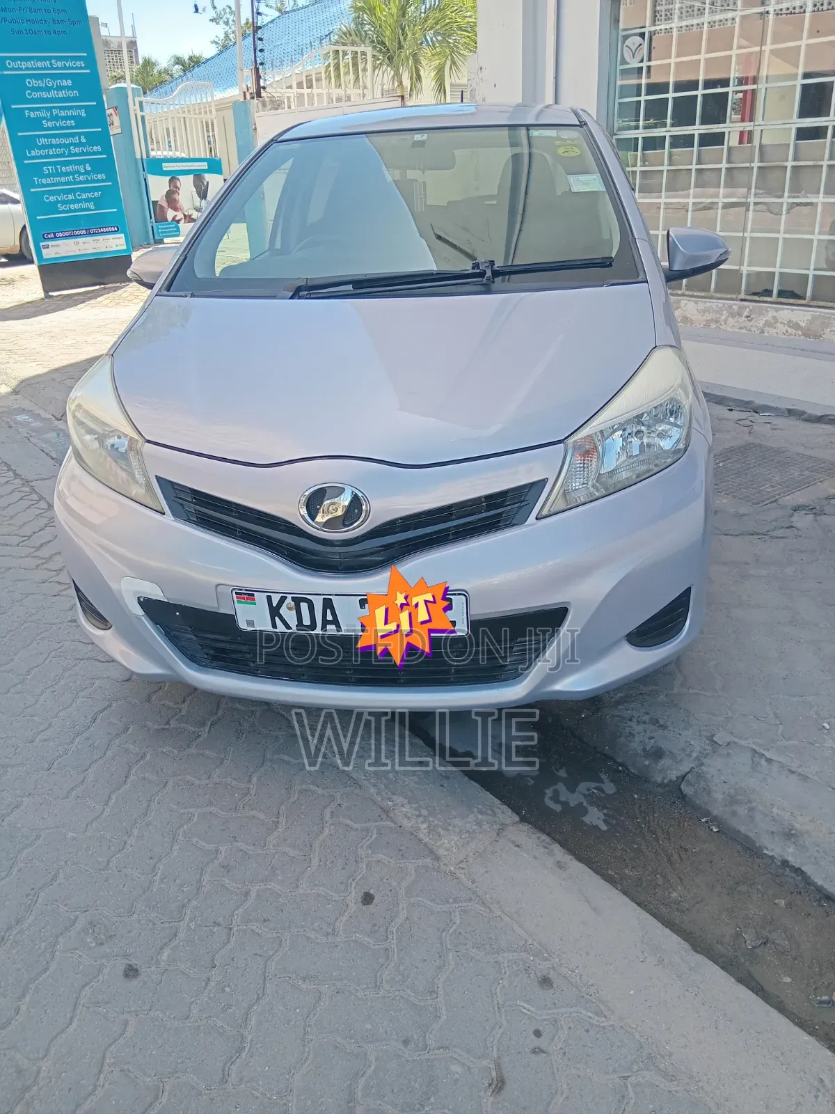Toyota Vitz 2014 Silver