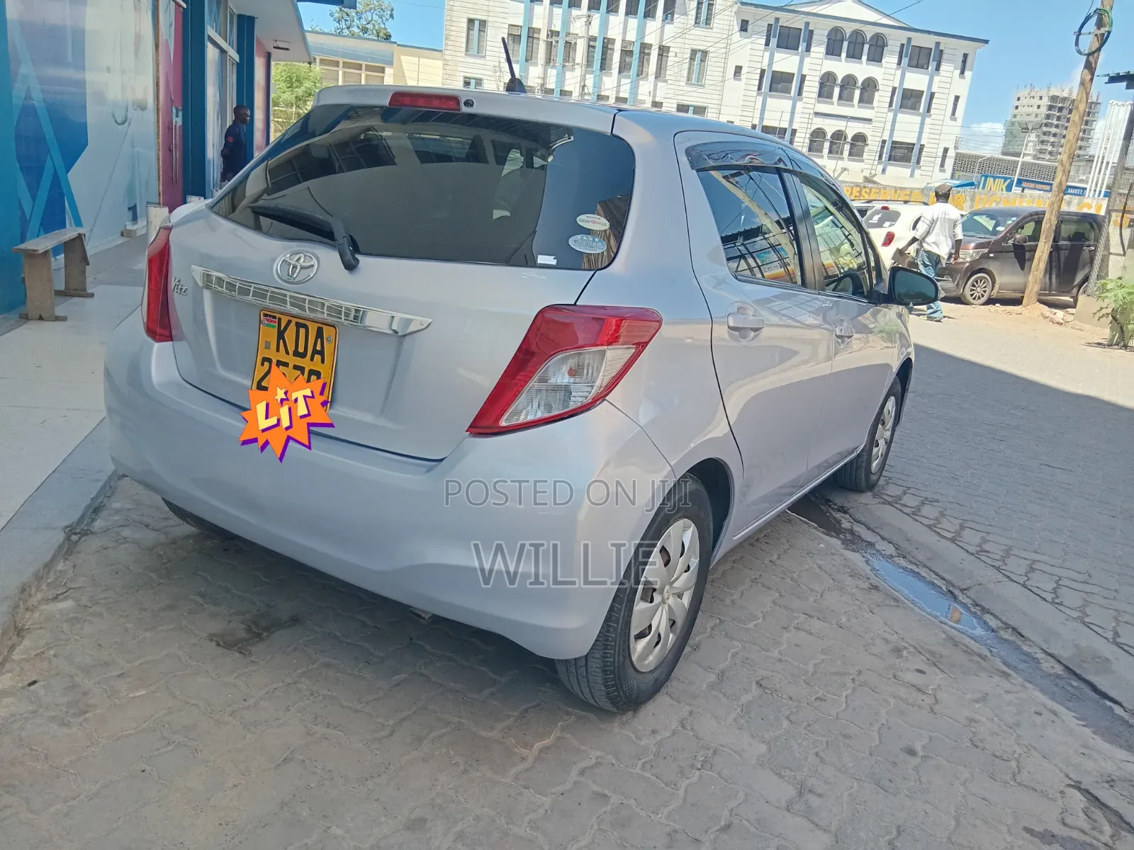 Toyota Vitz 2014 Silver