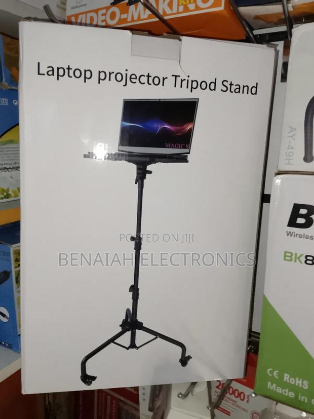 Projector Stand/Tripod
