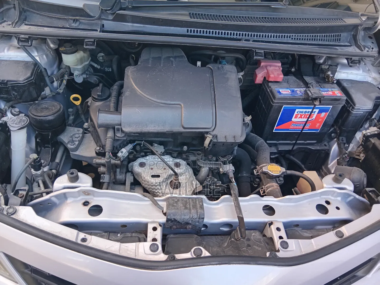 Toyota Vitz 2014 Silver