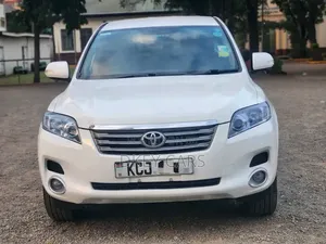 Toyota Vanguard 2010 White