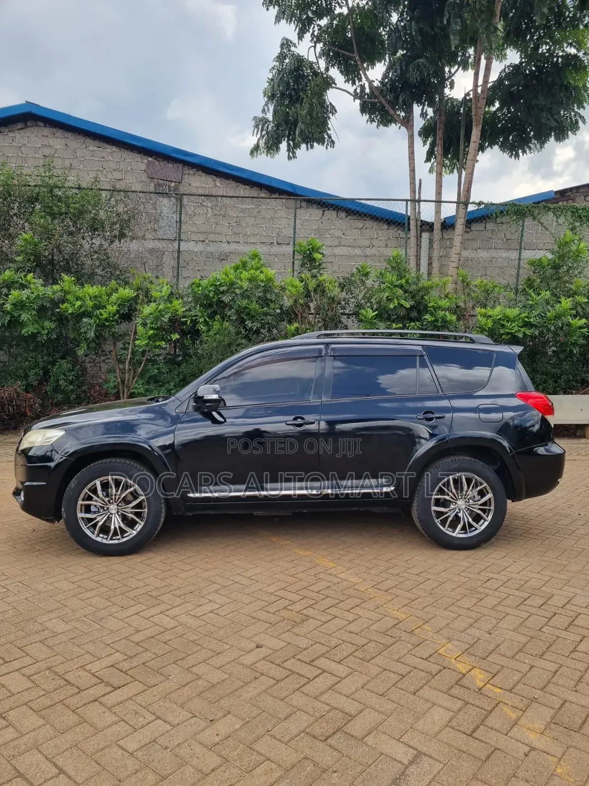 Toyota Vanguard 2013 Black