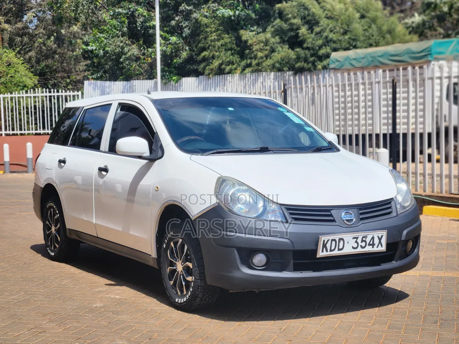 Nissan Advan 2015 White