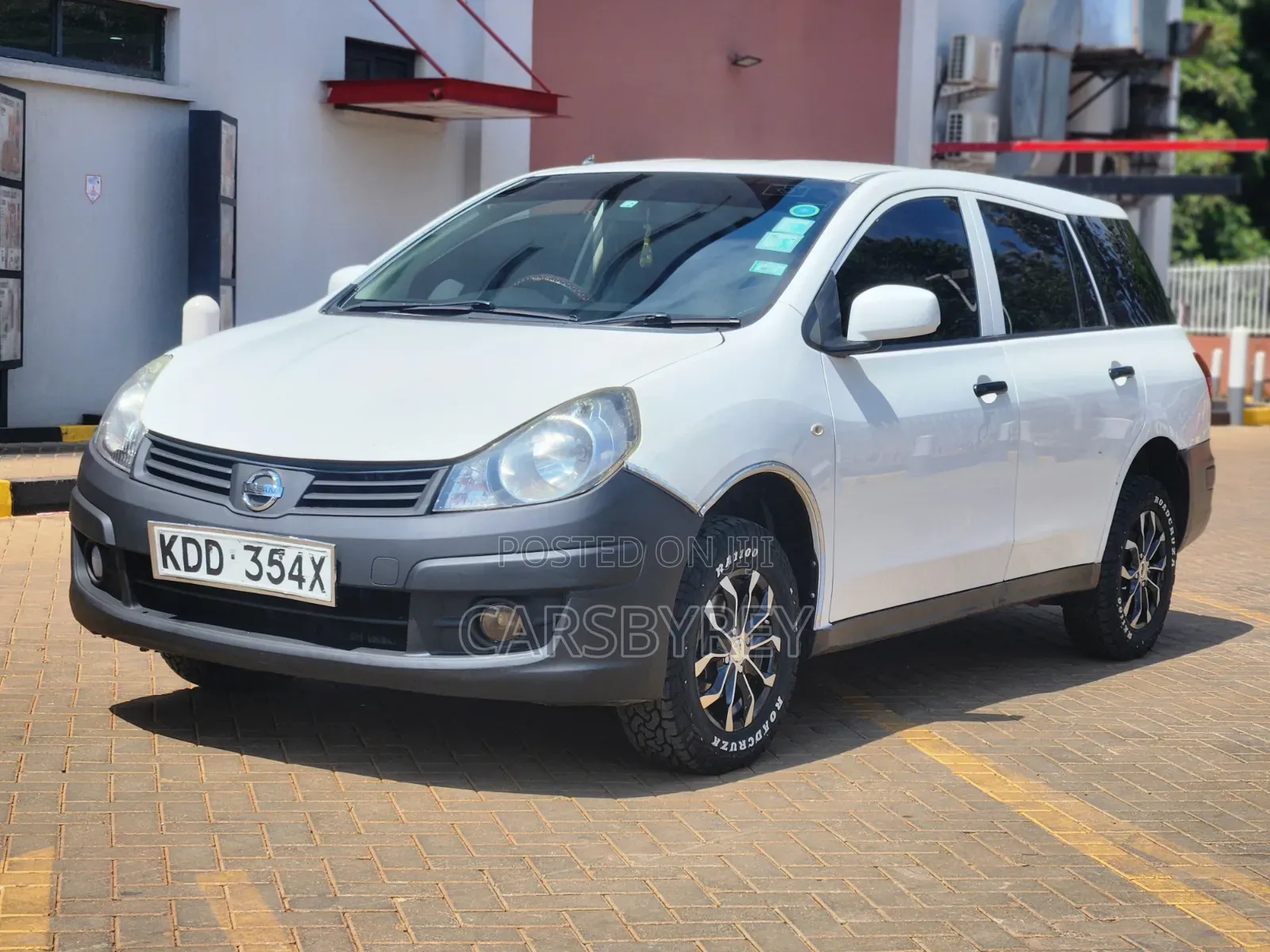 Nissan Advan 2015 White