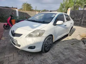Toyota Belta 2009 Silver
