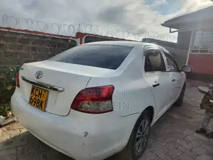 Toyota Belta 2009 Silver