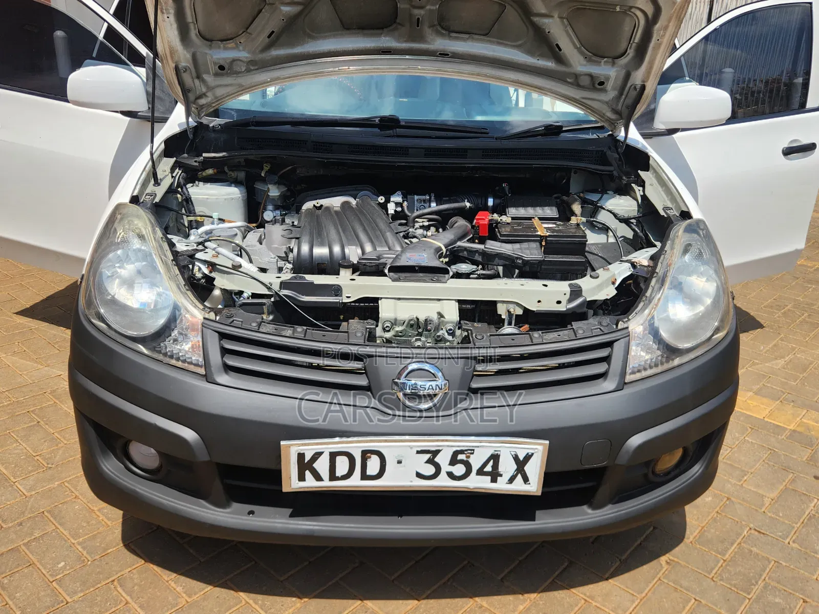 Nissan Advan 2015 White