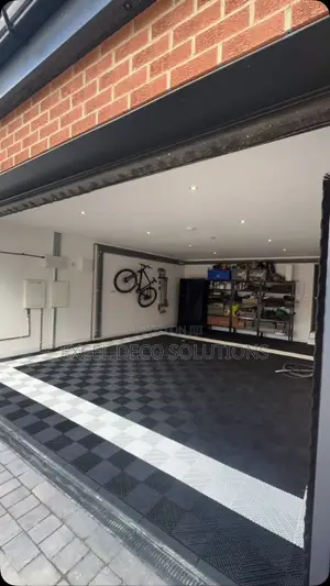 Vehicle Detailing Tiles 40x40cm | 18mm Interlocking Grid System