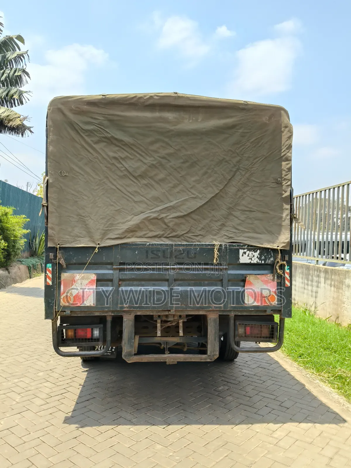 Isuzu NPR 2018