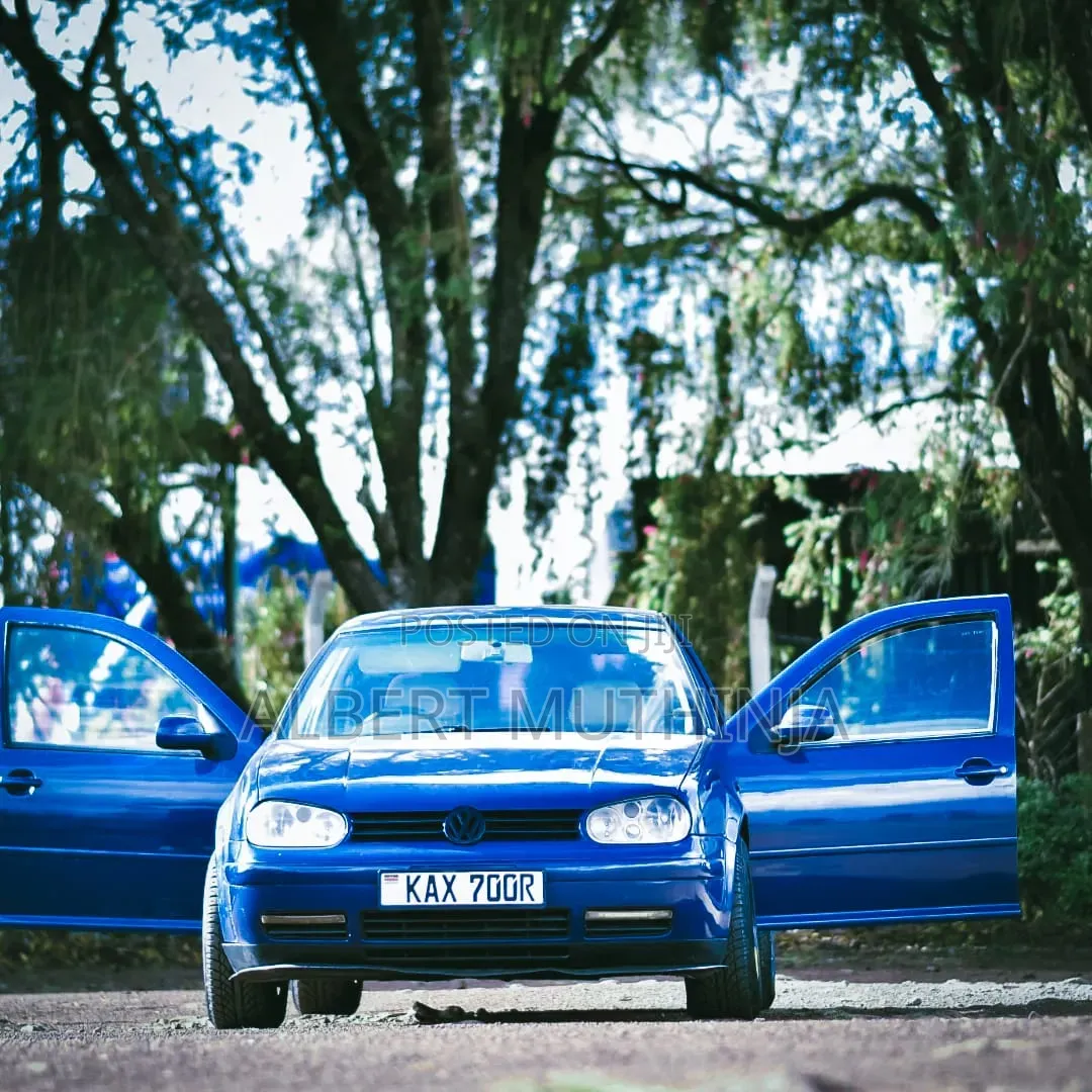 Volkswagen Golf GTI 2000 Blue