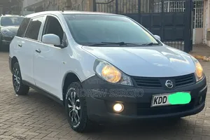 Nissan Advan 2015 White