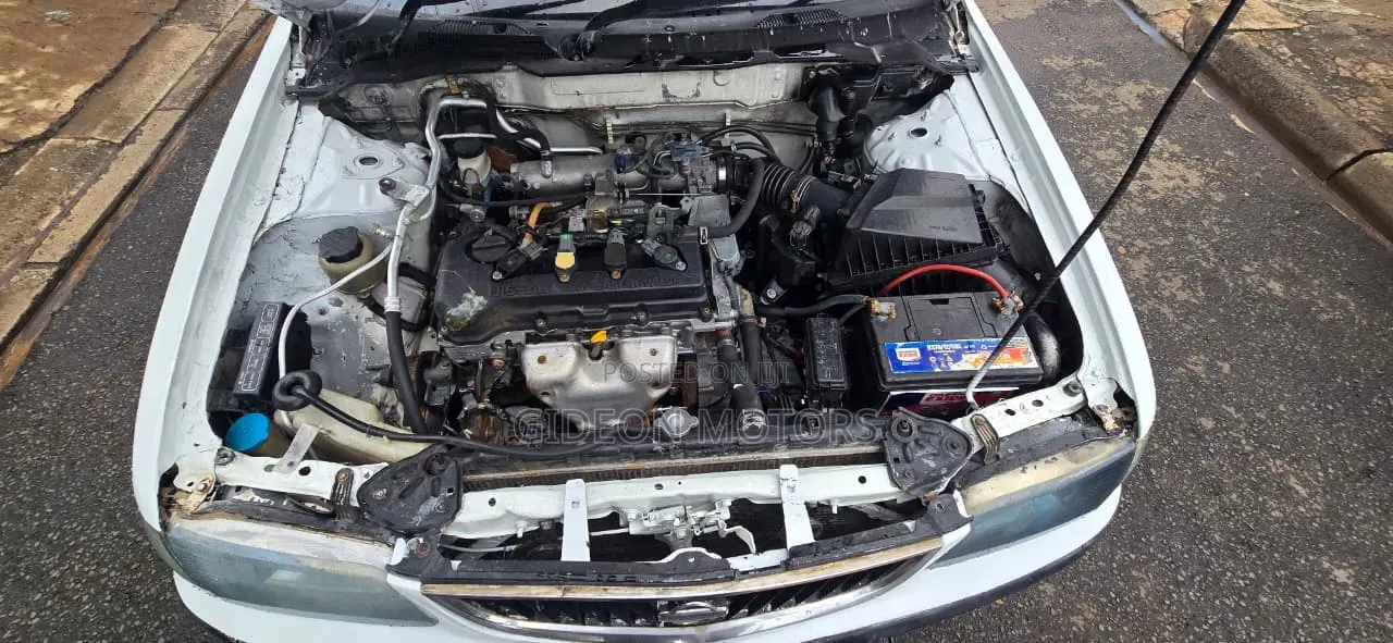 Nissan Sunny 1999 White