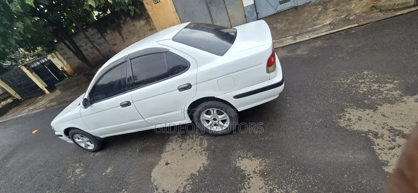 Nissan Sunny 1999 White